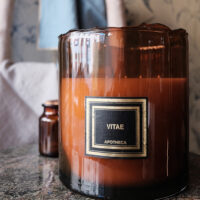 Bougie XXL Parfumée Venenum - Floral, Agrumes et Réglisse - Thumbnail Image 3