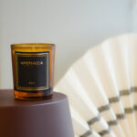 bougie en verre senteur SILVA CUIR ET PIN Apotheca Paris